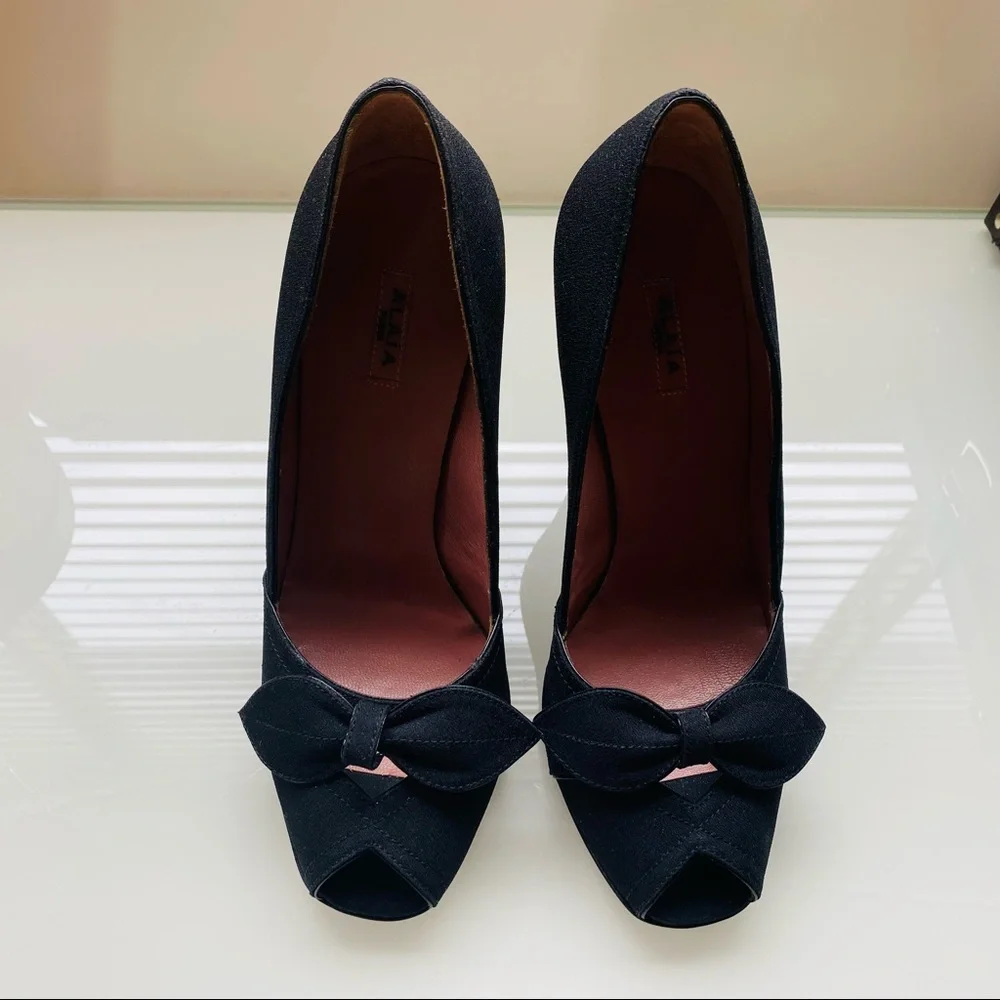 Alaia Black Crepe Leather Bow Heels SZ 6/36 - Picture 7 of 8